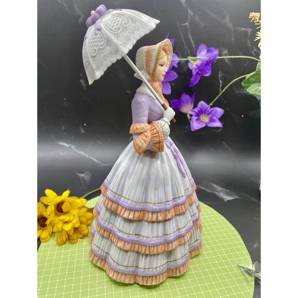 SOLD***Lenox "Springtime Promenade" Figurine, Fine porcelain - Picture 5 of 17